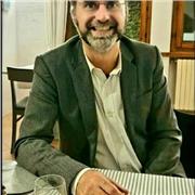 Insegnante di Italiano, Storia e Geografia con venti anni di esperienza. Disponibile anche per stranieri